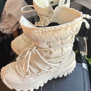 Moncler snow boots